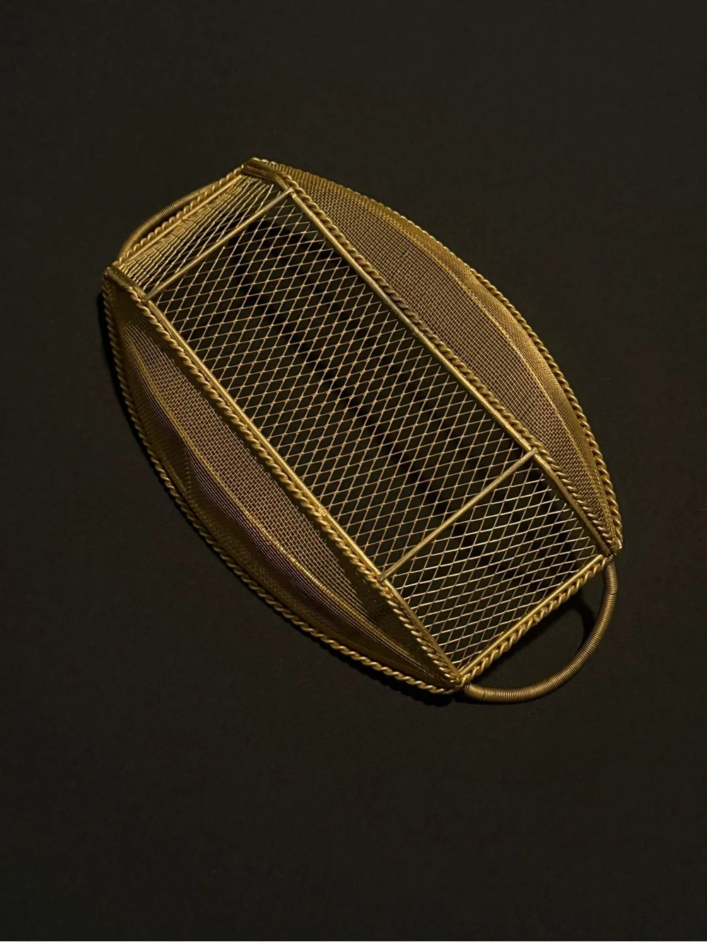 N/A elegant gold